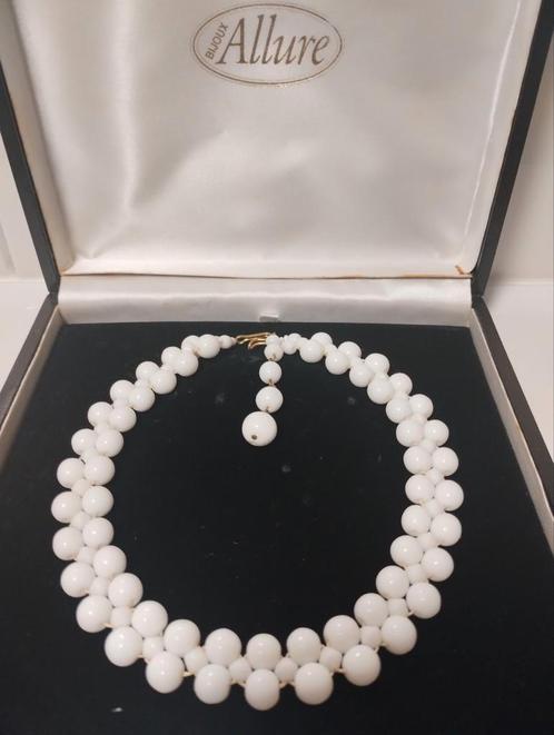 Vintage jaren vijftig melk glas beads collier, Sieraden, Tassen en Uiterlijk, Antieke sieraden, Ketting, Overige materialen, Ophalen of Verzenden