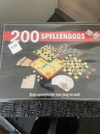 200 Spelletjes in één doos!, Een of twee spelers, Ophalen of Verzenden, Gebruikt, Reisspel