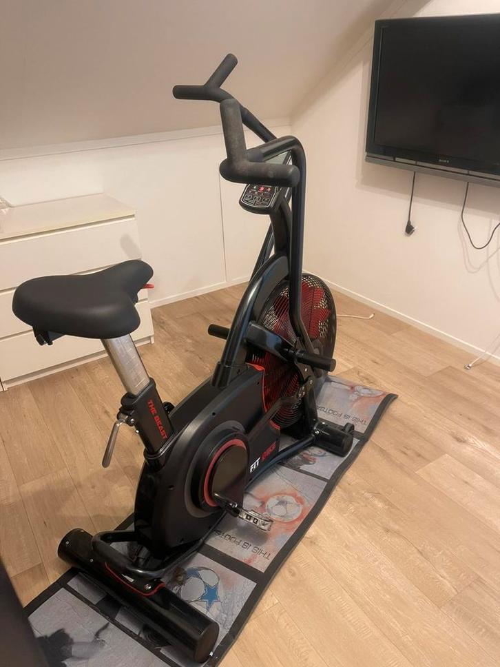 Airbike-Fitbike the beast, Sport en Fitness, Fitnessapparatuur, Zo goed als nieuw, Airbike, Ophalen