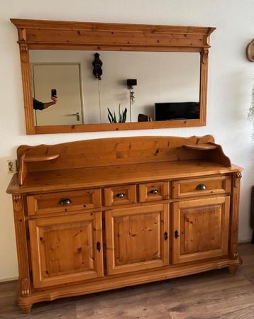 Grenen dressoir met spiegel - geloogd beschikbaar voor biedingen