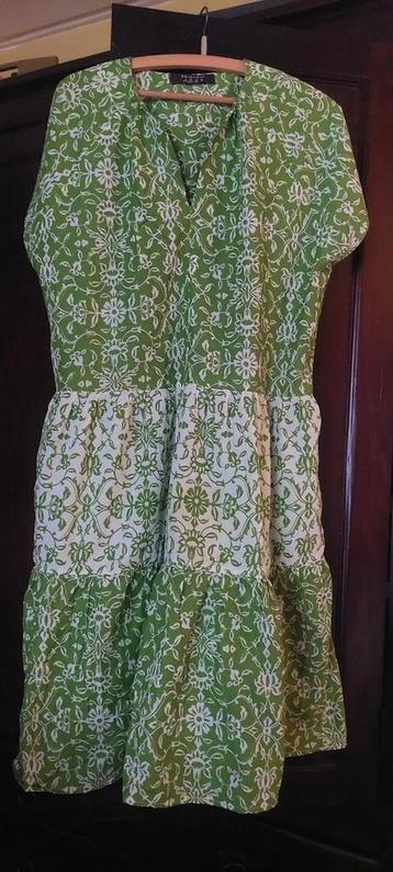 Mooi fris jurkje van Primark in maat M in groen met wit beschikbaar voor biedingen