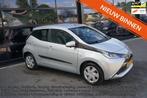 Toyota Aygo 1.0 VVT-i x-play, Airco, 360 camera, Bluetooth,, Euro 5, Stof, Gebruikt, 4 stoelen