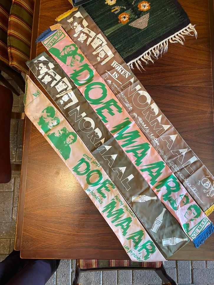 3 vintage Band sjaals, van Doemaar en Normaal €17.50 per/s, Verzamelen, Muziek, Artiesten en Beroemdheden, Zo goed als nieuw, Overige typen