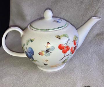 Vintage Theepot met Fruit en Vlinder Motief beschikbaar voor biedingen