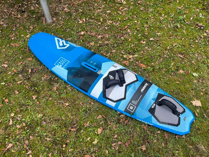 Fanatic Freewave 85 Stubby Windsurfplank, Watersport en Boten, Windsurfen, Gebruikt, Plank, Minder dan 250 cm, Met vin(nen), Minder dan 5 m²
