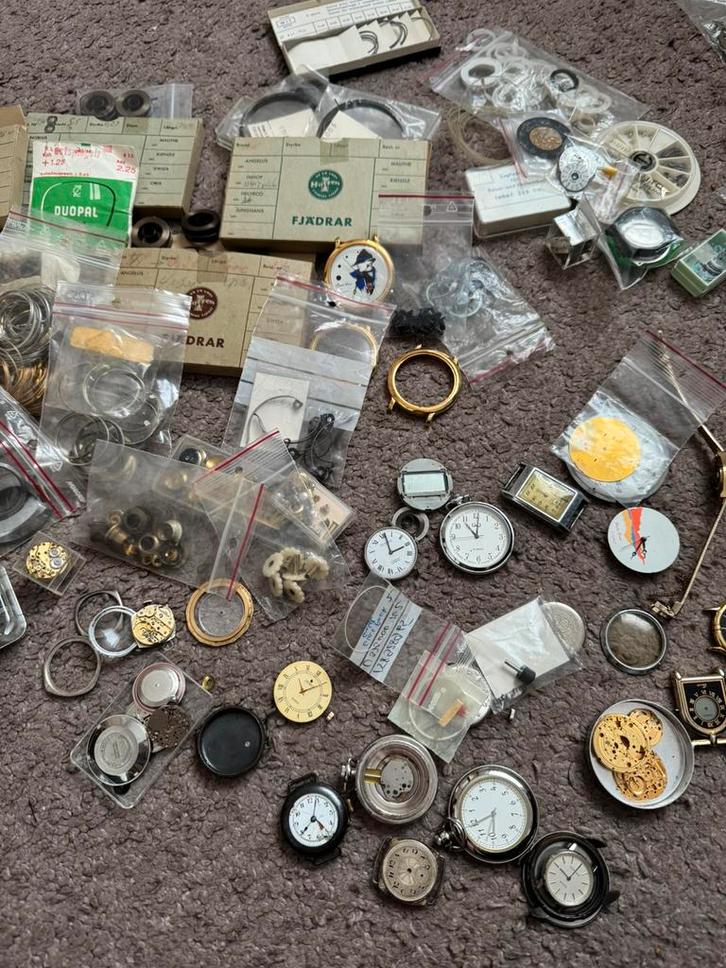 Partij oude horloge-onderdelen / watchmaker lot, Sieraden, Tassen en Uiterlijk, Horloges | Antiek, Overige merken, Overige materialen