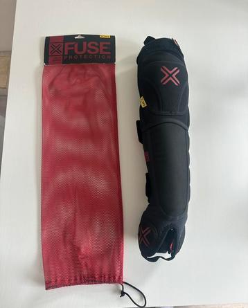 Delta 125 kniebeschermers combo beschikbaar voor biedingen