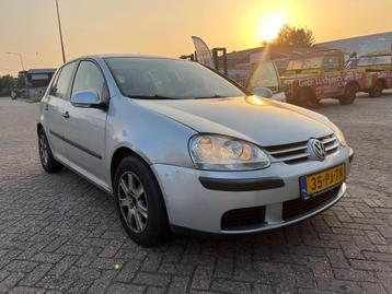 Volkswagen Golf 1.9 TDI Trendline 5D 2004 Grijs beschikbaar voor biedingen