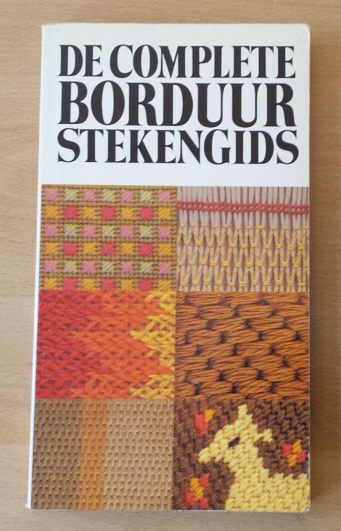 De Complete Borduurstekengids - 1986, Hobby en Vrije tijd, Borduren en Borduurmachines, Gebruikt, Patroon, Handborduren, Ophalen of Verzenden