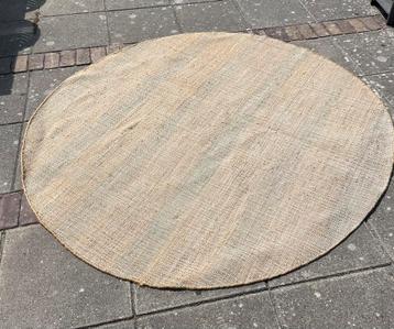Nieuw rond kleed van Basic Label 196 cm beschikbaar voor biedingen