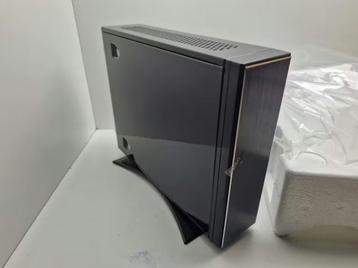 ITX behuizingen met ingebouwde voeding beschikbaar voor biedingen