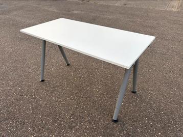 Verstelbaar bureau 120 bij 60 cm - afbeelding 1