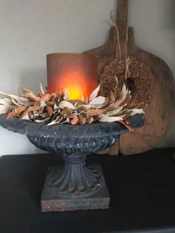 Oude Franse jardinière  beschikbaar voor biedingen