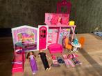Barbiehuis inklapbaar met meubels en poppen, Kinderen en Baby's, Speelgoed | Poppenhuizen, Ophalen, Gebruikt, Poppenhuis