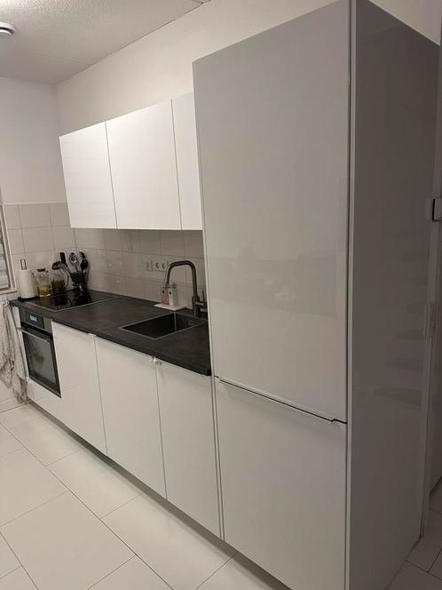 Moderne parallelle keuken – hoogglans wit, Huis en Inrichting, Keuken | Complete keukens, Zo goed als nieuw, Wit, Ophalen