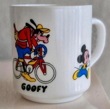 Disney Arcopal Beker met verschillende figuren beschikbaar voor biedingen