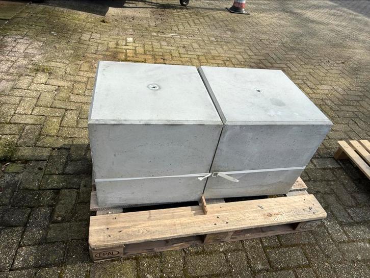 Beton fundering betonpoer funderingsblokken poeren, Doe-het-zelf en Verbouw, Metselstenen, Nieuw, Beton, Ophalen