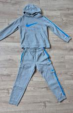 Grijs joggingpak NIKE | maat 152, Ophalen of Verzenden, Zo goed als nieuw, Jongen