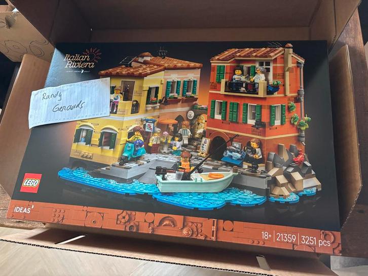 LEGO Ideas 21359 Italiaanse Riviera - Nieuw!, Kinderen en Baby's, Speelgoed | Duplo en Lego, Nieuw, Lego, Complete set, Ophalen of Verzenden