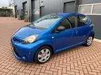 Toyota Aygo RIJKAAR/APK/HISTORY/BEURT/NAP/AIRCO/5drs//DIREKT, Voorwielaandrijving, Euro 5, Stof, Gebruikt