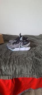 Nike

Kyrie 8 sneakers nieuw in doos., Sport en Fitness, Basketbal, Ophalen, Nieuw, Schoenen