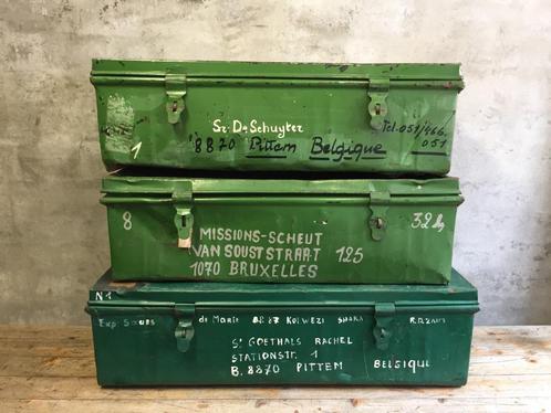 Grote groene vintage industriele stalen kisten uit Belgie, Huis en Inrichting, Woonaccessoires | Kisten, Gebruikt, Minder dan 50 cm
