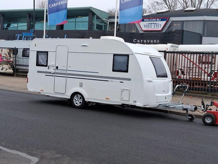 Adria 462 PU 2017 mover, airco voortent! ((( Zondag open ))), Caravans en Kamperen, Caravans, Particulier, tot en met 4, Rondzit