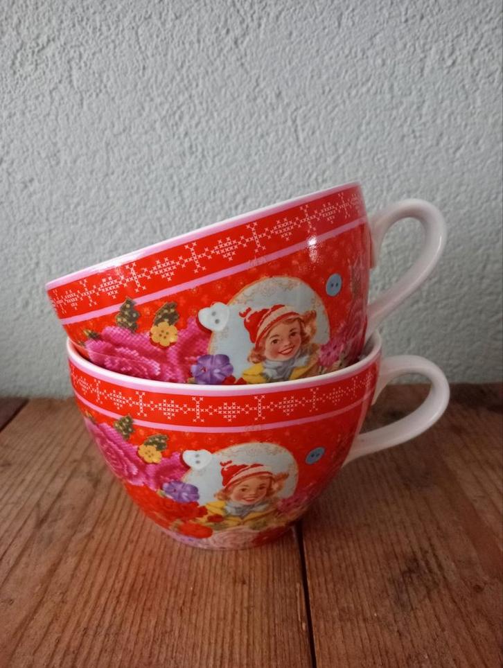 Samen € 8.00 Gezellige AH soep kom winter, Huis en Inrichting, Keuken | Servies, Zo goed als nieuw, Kom(men), Overige stijlen