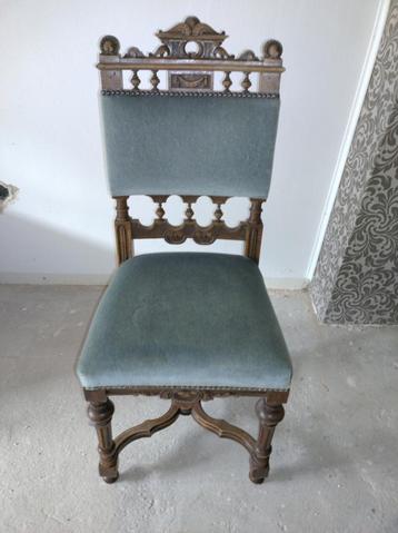 4 antieke stoelen in zeer goede staat  beschikbaar voor biedingen