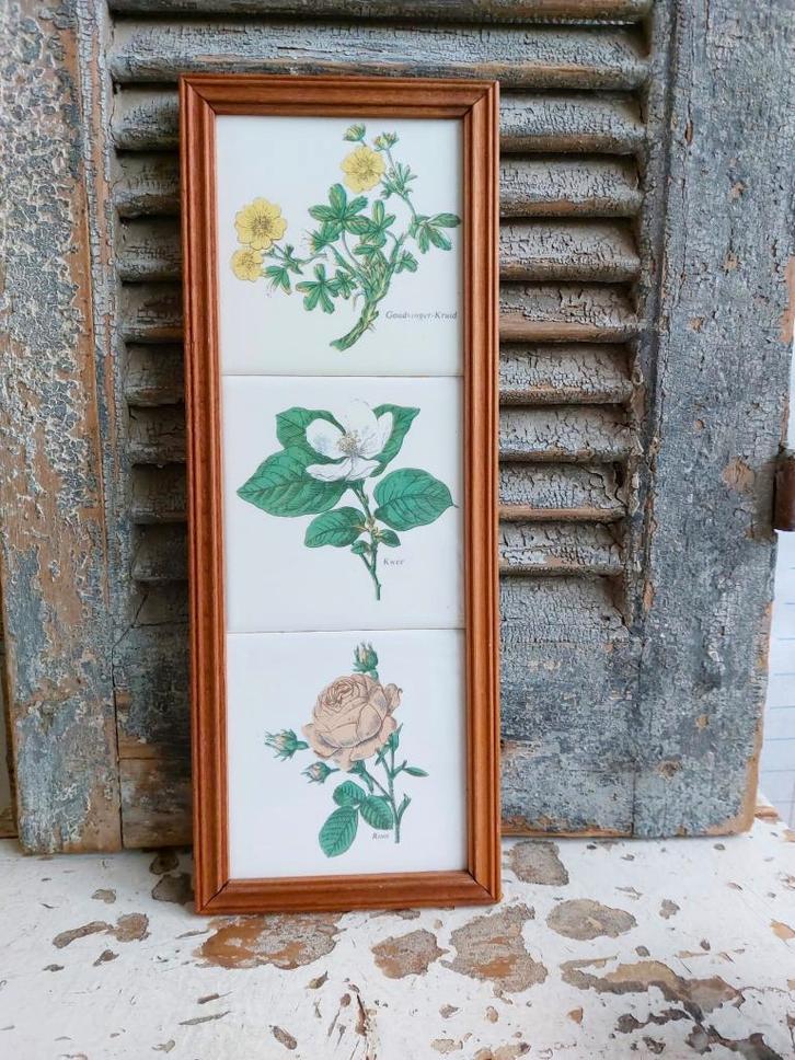 Houten vintage lijstje met 3 bloementegeltjes, Antiek en Kunst, Antiek | Overige Antiek, Ophalen of Verzenden