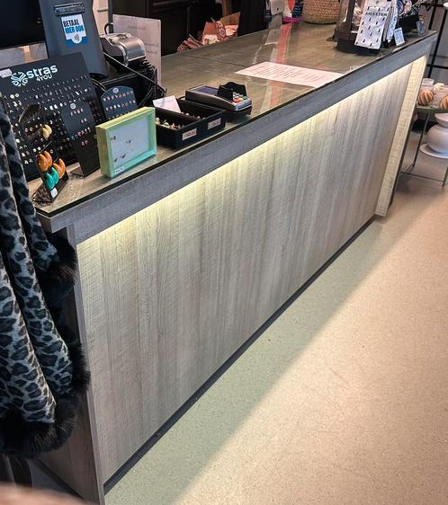 Toonbank met ledverlichting, Zakelijke goederen, Kantoor en Winkelinrichting | Winkel en Inventaris, Ophalen