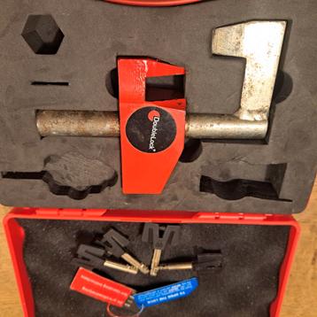 Doublelock Compact Eagle Disselslot beschikbaar voor biedingen
