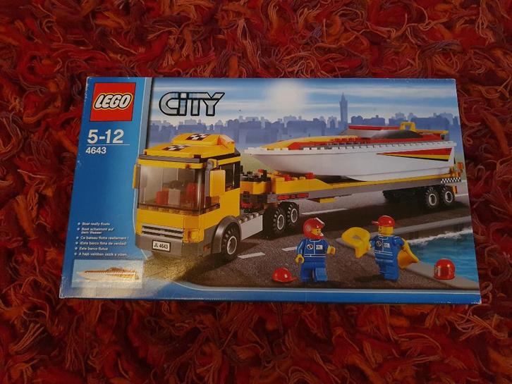 lego city Vrachtwagen met oplegger met speedboot 4643 met, Kinderen en Baby's, Speelgoed | Duplo en Lego, Zo goed als nieuw, Lego