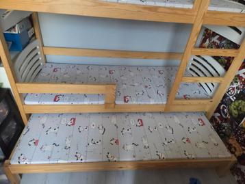Houten Stapelbed met Uitschuifbaar Bed beschikbaar voor biedingen