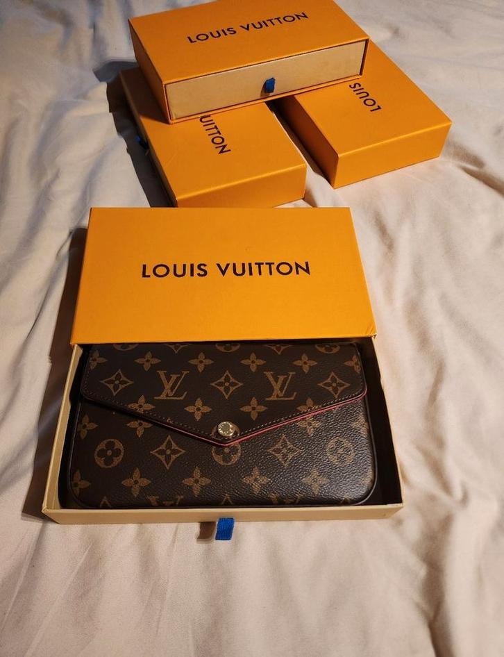 louis vuitton felicie pochette monogram bruin, Sieraden, Tassen en Uiterlijk, Tassen | Damestassen, Zo goed als nieuw, Schoudertasje