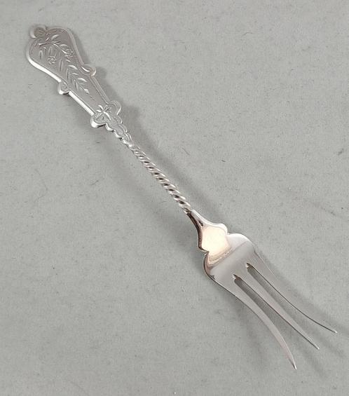 Zilveren vleesbeleg vorkje Biedereier Gravé antiek 835 zilve, Antiek en Kunst, Antiek | Goud en Zilver, Zilver, Ophalen of Verzenden