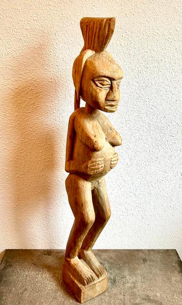 Authentiek houten beeld. Uniek tribaal kunstwerk. beschikbaar voor biedingen