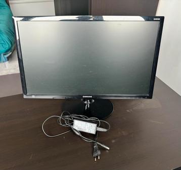 Samsung S24D300H 24 inch Monitor beschikbaar voor biedingen