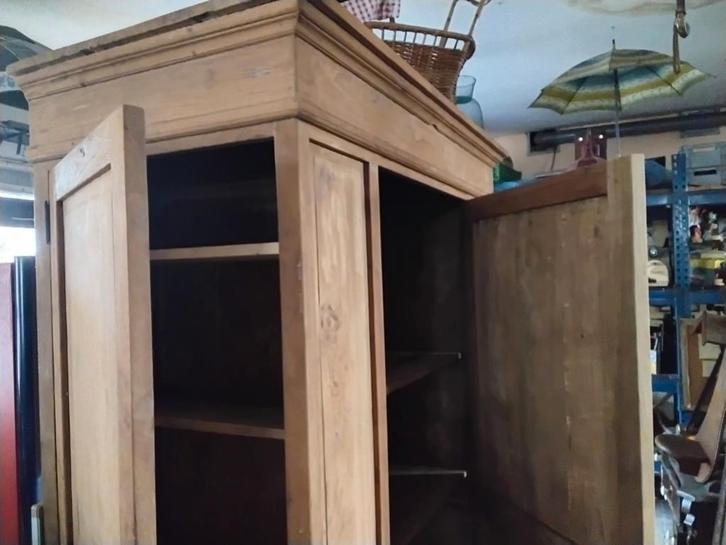 Greene kast met 3 deuren, Antiek en Kunst, Antiek | Meubels | Kasten, Ophalen of Verzenden