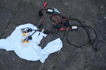 Xenon setje met lampen beschikbaar voor biedingen