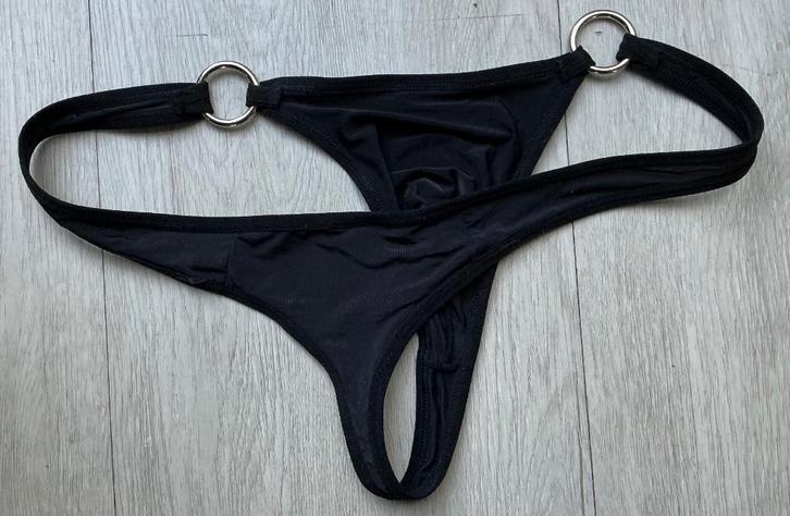 String met ringetjes, zwart maat M, gay / hetero, Kleding | Heren, Ondergoed, Slip, Zwart, Ophalen of Verzenden