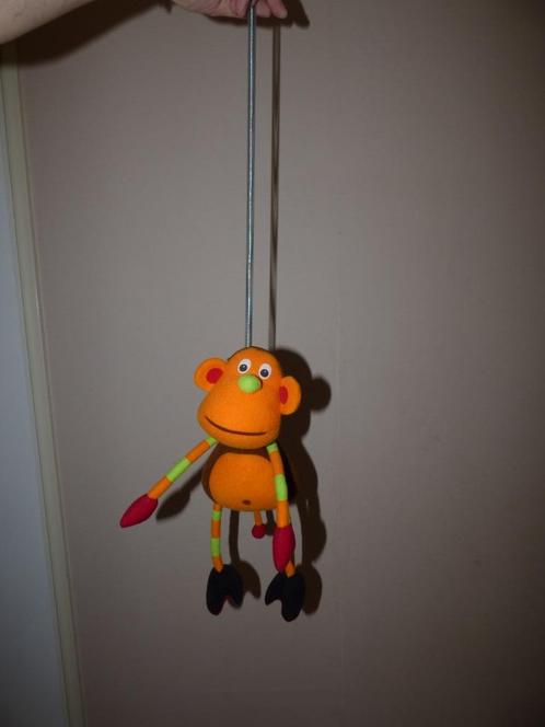 Wiebeldier jumper aap met veer, Kinderen en Baby's, Kinderkamer | Inrichting en Decoratie, Zo goed als nieuw, Overige typen, Ophalen of Verzenden