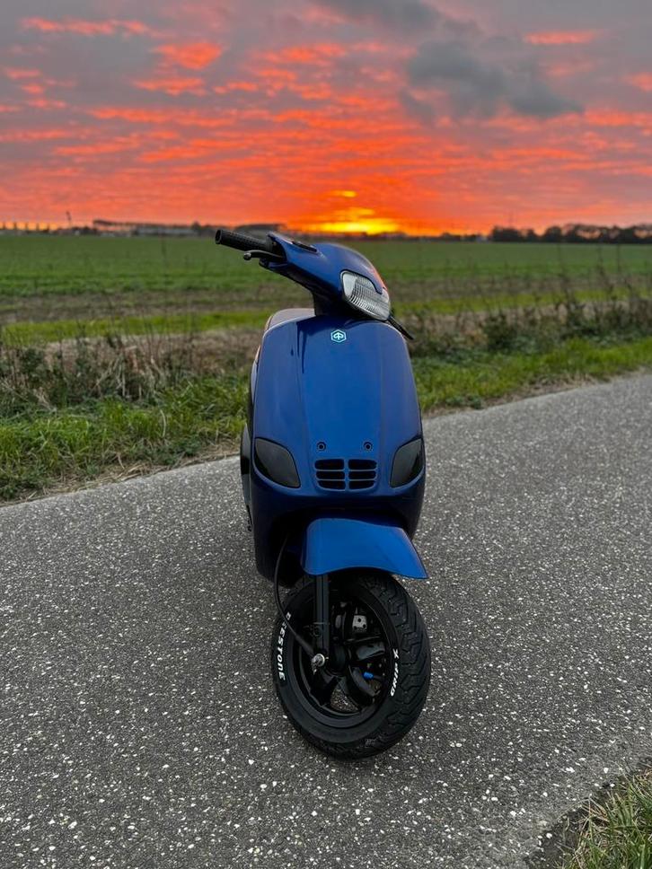 Zip type 3 (Ruilen), Fietsen en Brommers, Scooters | Piaggio, Zo goed als nieuw, Zip, Tweetakt, Ophalen