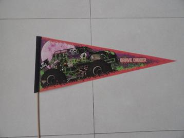 NIEUW GRAVE DIGGER MONSTER TRUCK vlag/pin page 29 x 74 cm beschikbaar voor biedingen