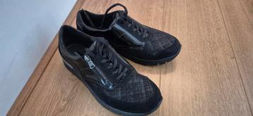 Zwarte Waldlaufer sneakers - maat 7,5 K beschikbaar voor biedingen
