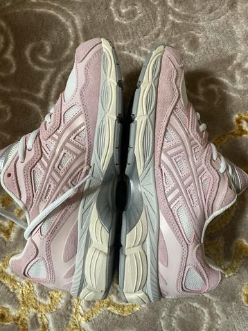 Roze Asics Sneakers - Maat 38 beschikbaar voor biedingen