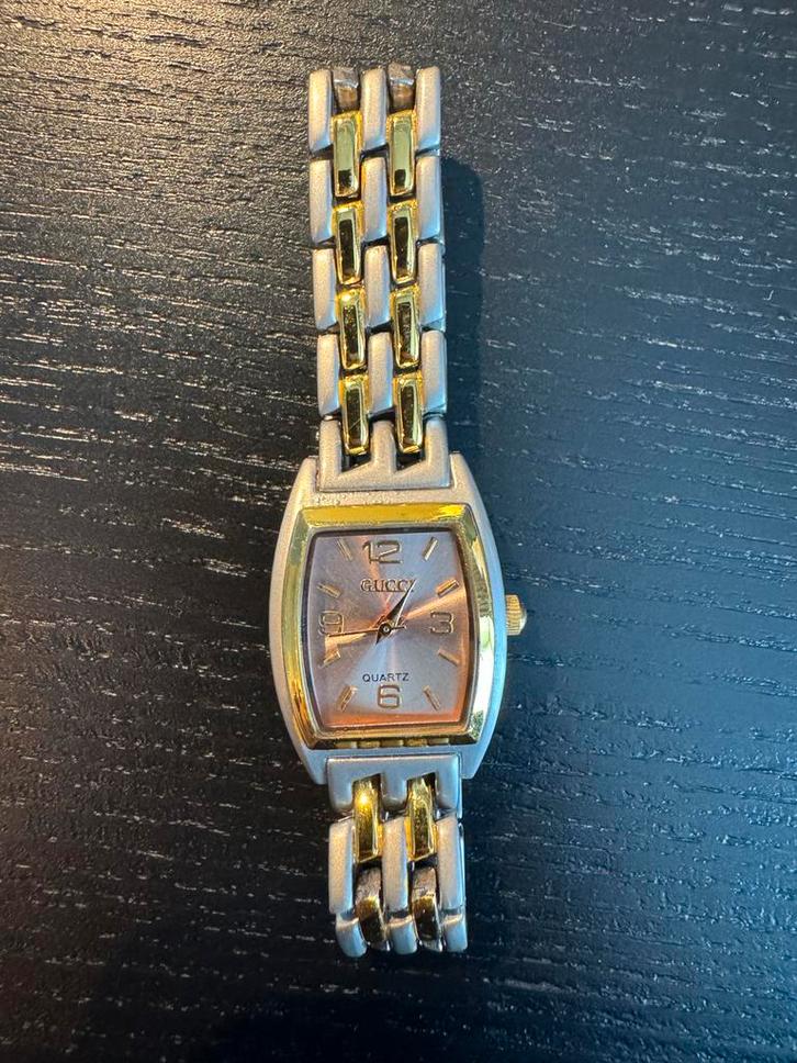 Gucci Dameshorloge - Stijlvol en Elegant, Sieraden, Tassen en Uiterlijk, Horloges | Dames, Zo goed als nieuw, Polshorloge, Overige merken