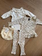 Setje Wibra Zeeman newborn 50, wit beige bruin bloemen, Kinderen en Baby's, Babykleding | Maat 50, Meisje, Ophalen of Verzenden