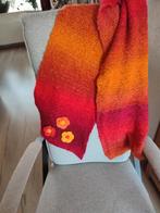 Gebreide sjaal met bloemen, Ophalen of Verzenden, Nieuw, Maat 46/48 (XL) of groter, Sjaal