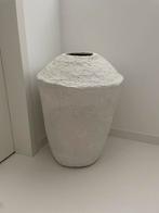 J-line vaas Chad large wit papier mache wit 58cm hoog, Huis en Inrichting, Overige materialen, 50 tot 75 cm, Wit, Ophalen of Verzenden